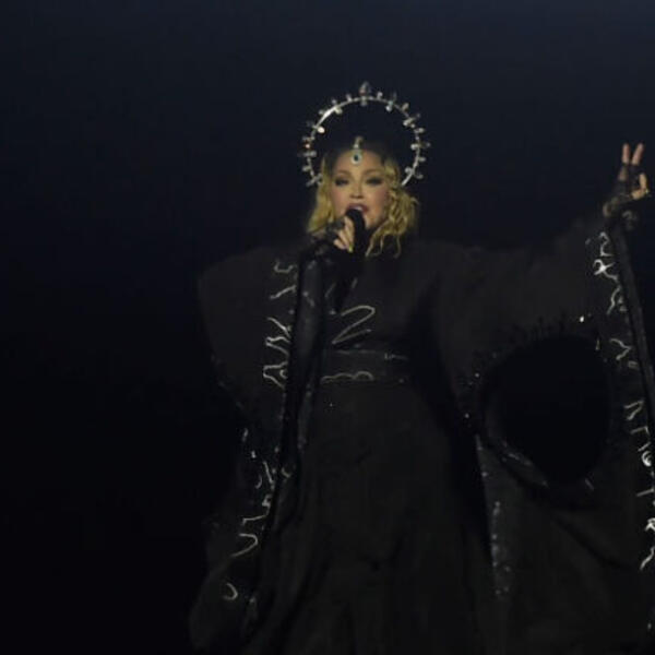 Мадонна зіграла на пляжі Копакабана в Ріо-де-Жанейро. За словами організаторів концерт відвідали 1,6 мільйона людей
